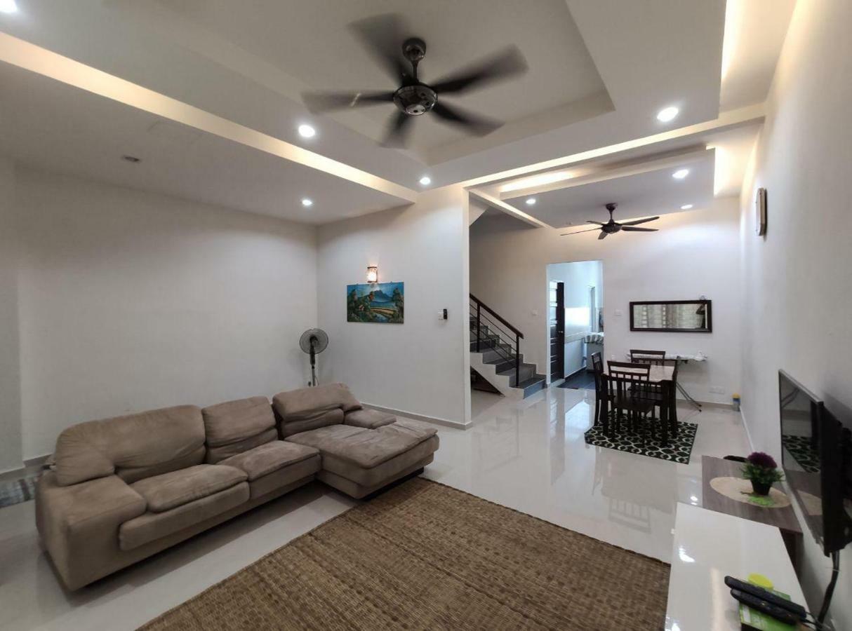 Ar-Rayyan Homestation Dungun Exterior foto