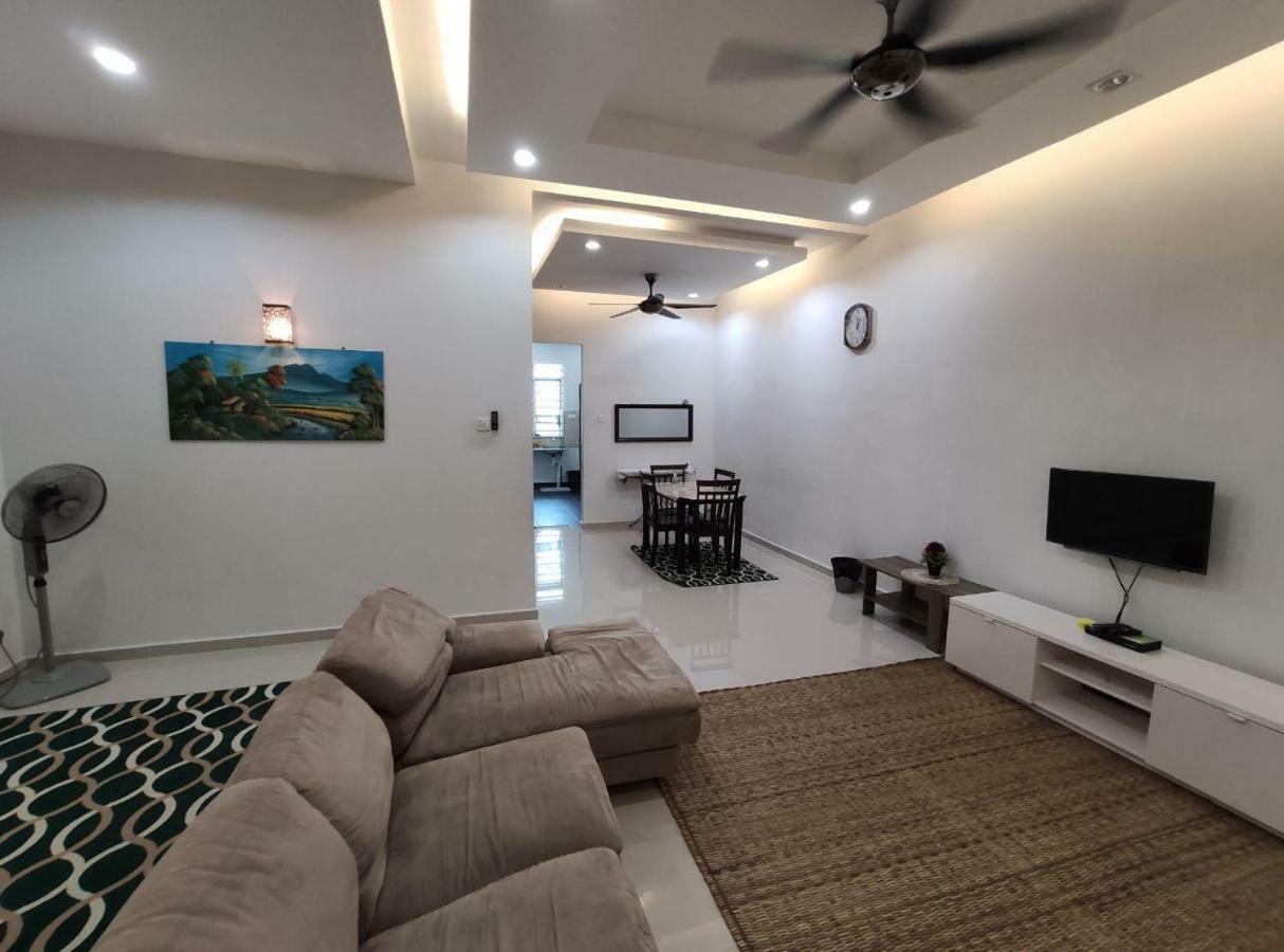 Ar-Rayyan Homestation Dungun Exterior foto